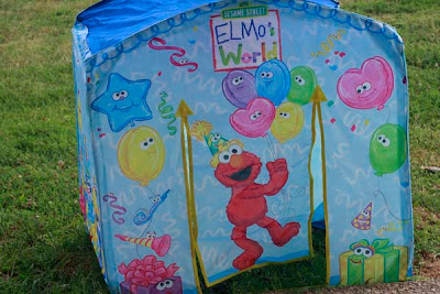 Elmo birthday party - fun ideas, elmo party favors, elmo visors Elmo birthday party - fun ideas, elmo party favors, elmo visors