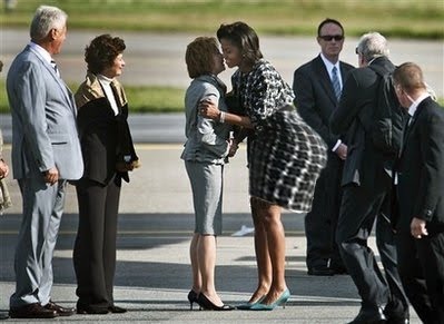 [michelle+obama+bigbutt.jpg]