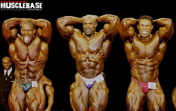 Jay+Cutler,+Ronnie+Coleman,+Kevin+Levrone+at+the+2001+Mr.+Olympia.JPG