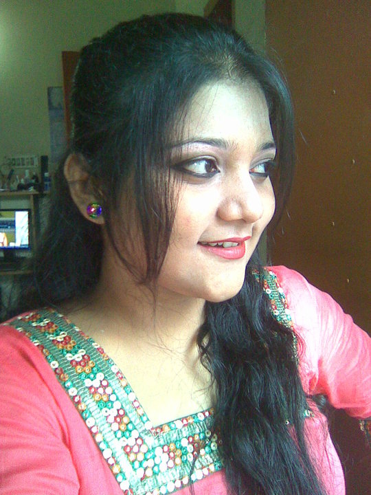 http://1.bp.blogspot.com/_mCQCUdBDa_U/S_yg4jtcjII/AAAAAAAALO0/tLBvrbYhjLI/s1600/Payel-Sheikh-facebook-Bangladeshi-00.jpg