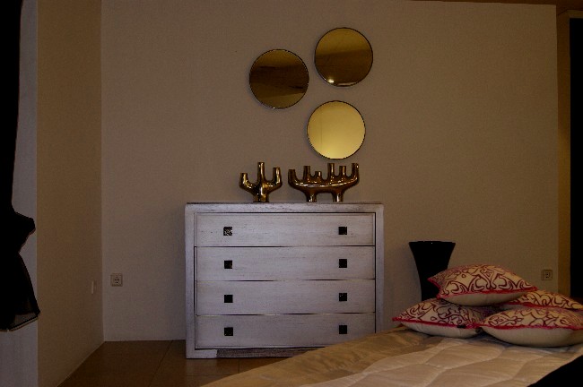 Dormitorio decorado en color plata | MOBLES GUILLEN BLOG