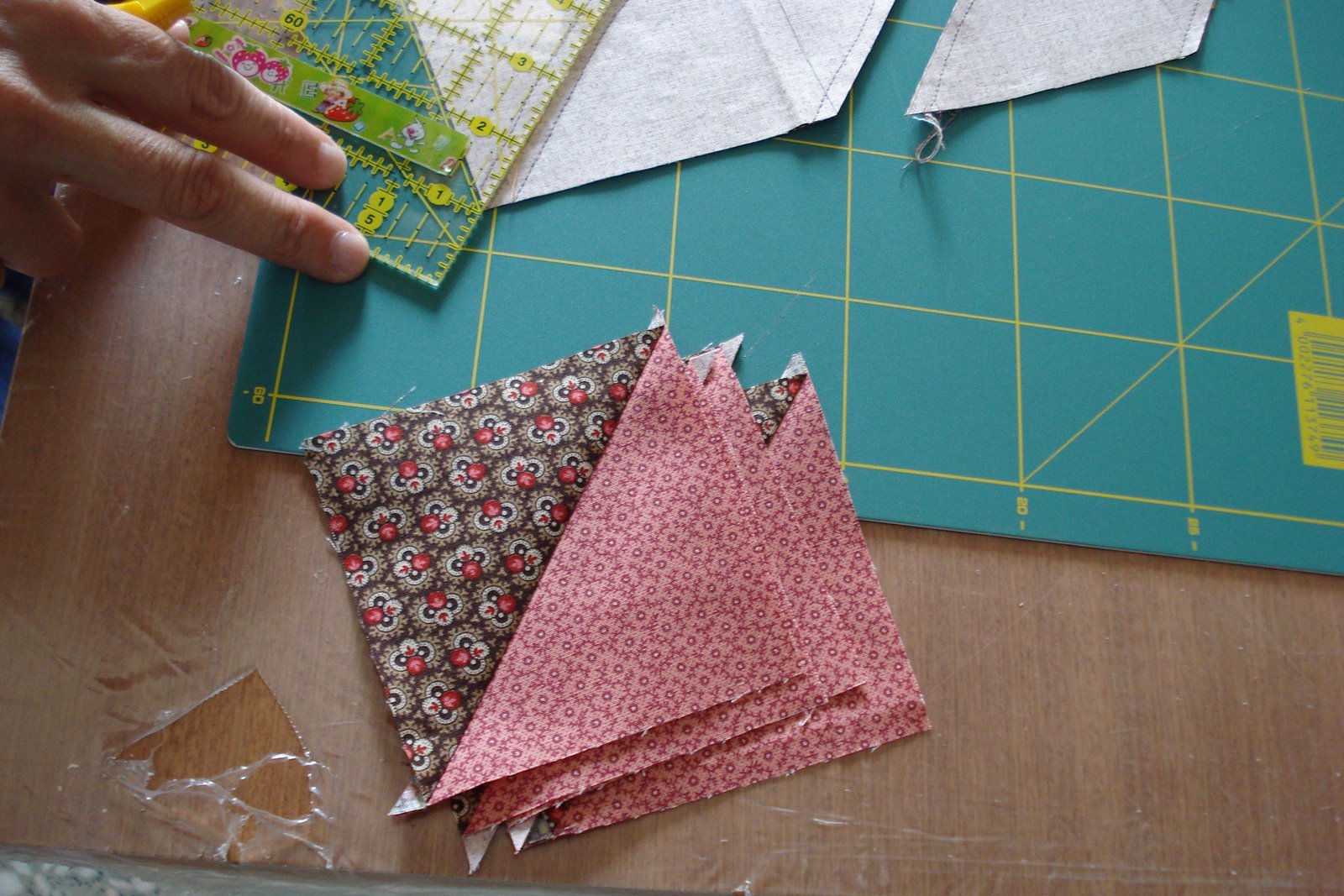 [Half+Square+Triangles.JPG]