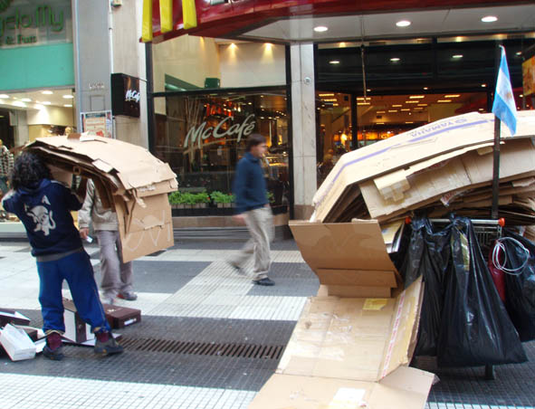 [Performance04.jpg]