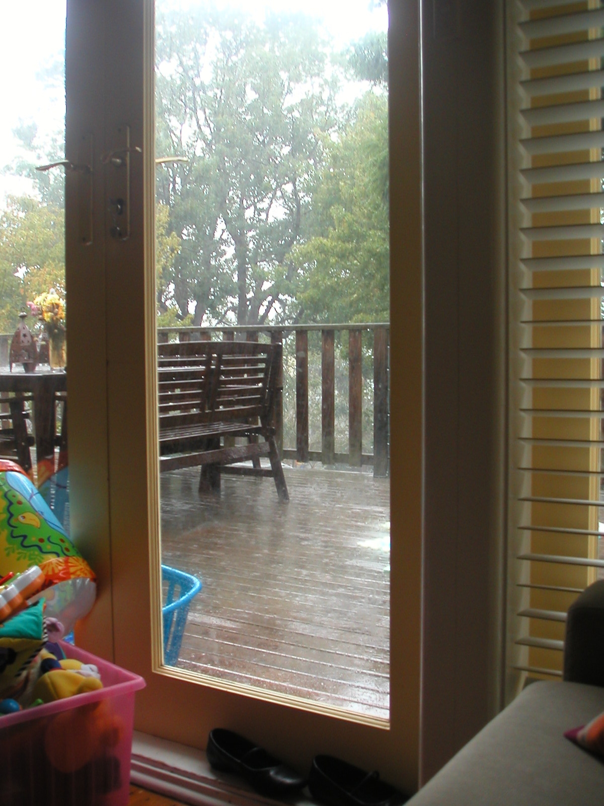 [rain.JPG]