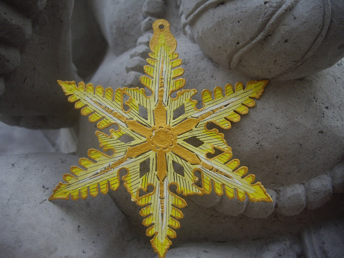 SNOWFLAKE-STAR--COLORFULLY DESIGNED AND BRILLIANTLY HAND PAINTED  IN BALI, WAYANG-KULIT STYLE