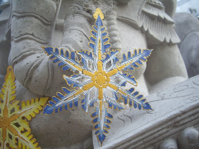 SNOWFLAKE-STAR--COLORFULLY DESIGNED AND BRILLIANTLY HAND PAINTED  IN BALI, WAYANG-KULIT STYLE