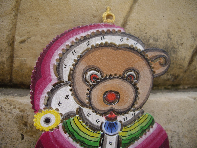 TEDDY SANTA BEAR, HANDCRAFTED IN BALI, WAYANG-KULIT-STYLE, HANGING CHRISTMAS ORNAMENT