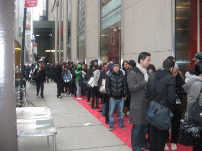 [H-M-Comme-des-garcons-new-y.gif]