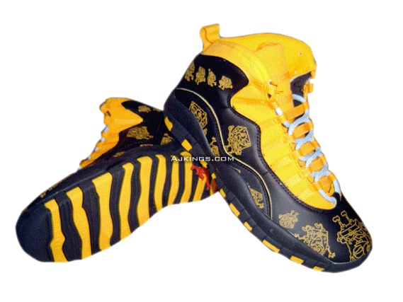 How to Get a Hook-up on Sneakers (According to Complex)