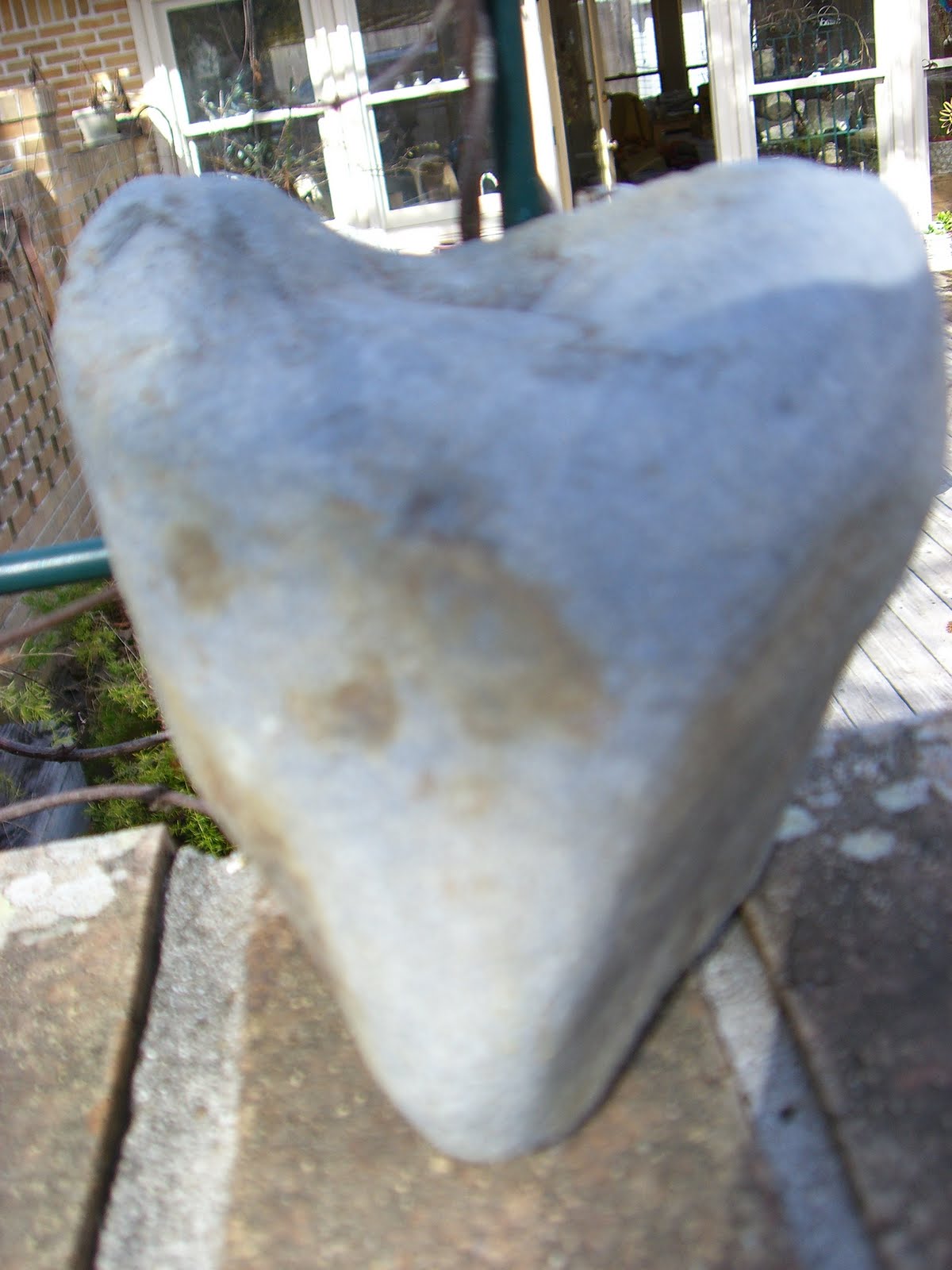 [Hearts+on+wood+028.JPG]