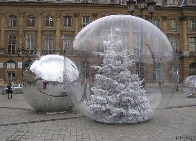 [ChristmasBallTree.jpg]