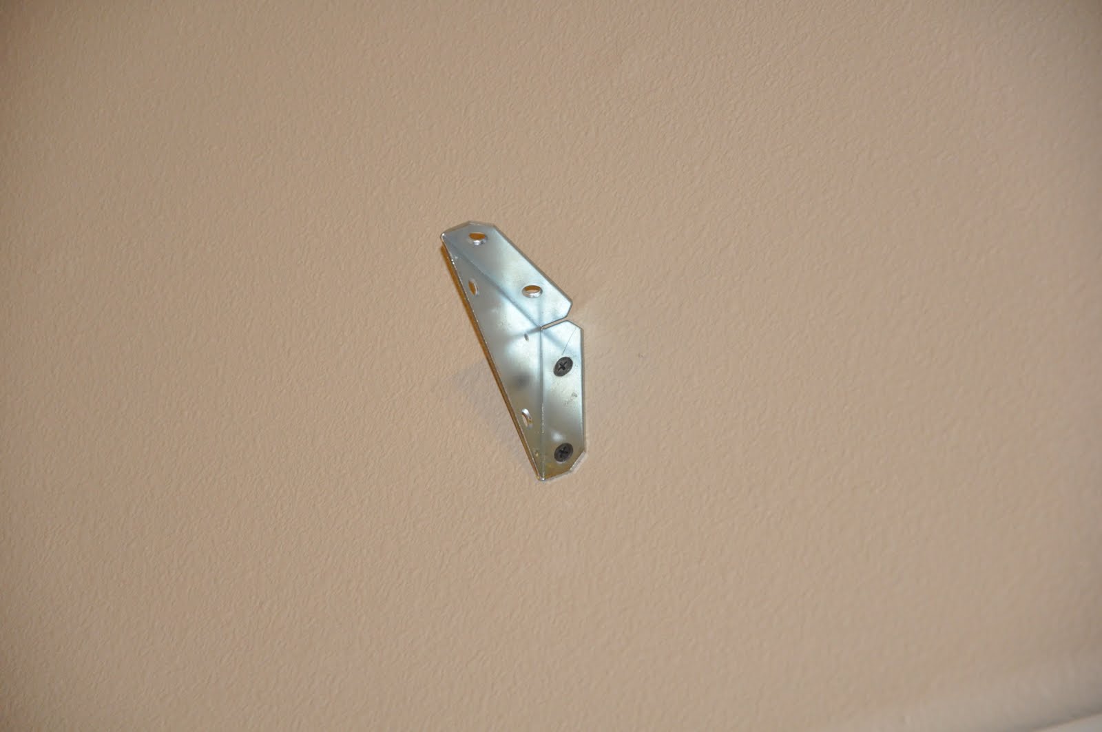 Tutorial How to hang a window valance.