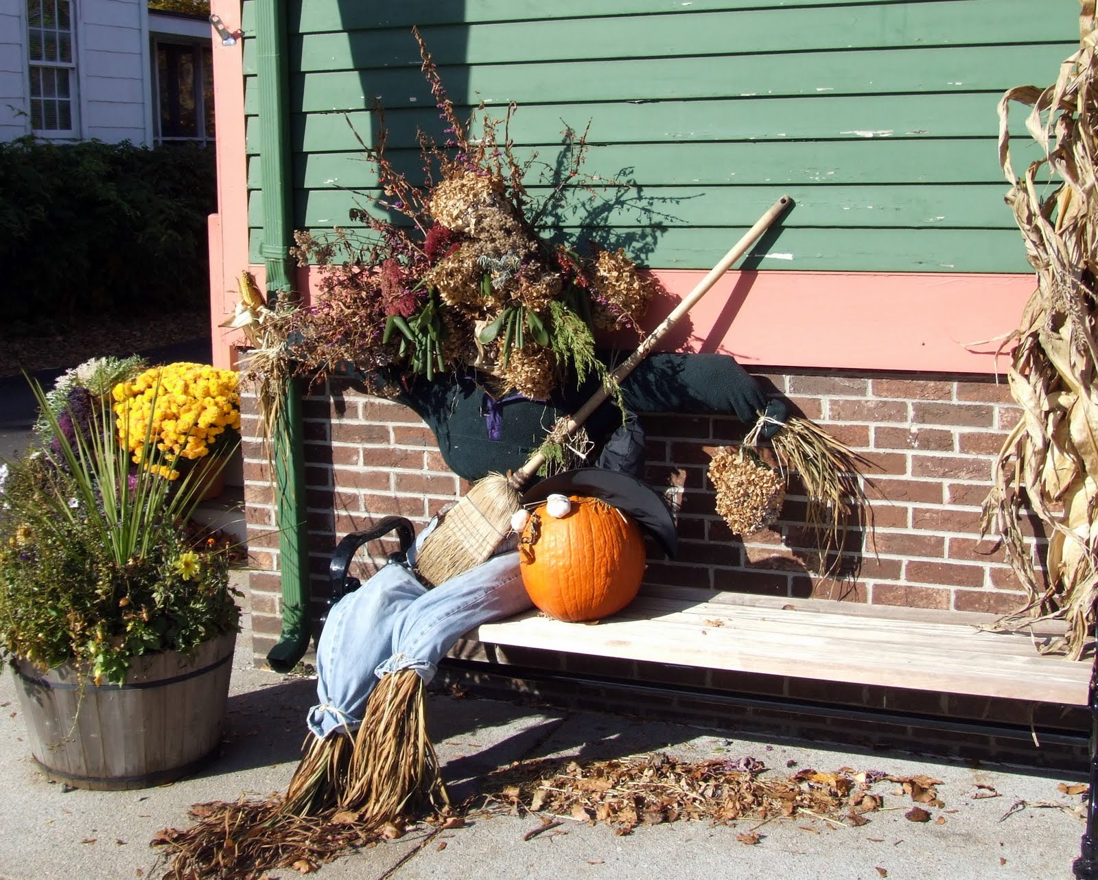 New England Photos: Wickford RI Scarecrow Contest