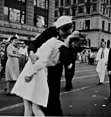 pub-domain-kiss-ww2-197-l-copy.jpg