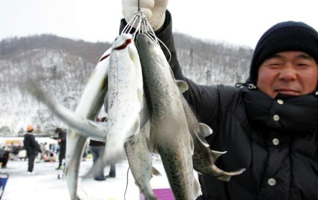 [ice_fishing_01.jpg]