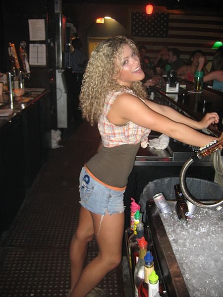 [hot_bartenders_49.jpg]