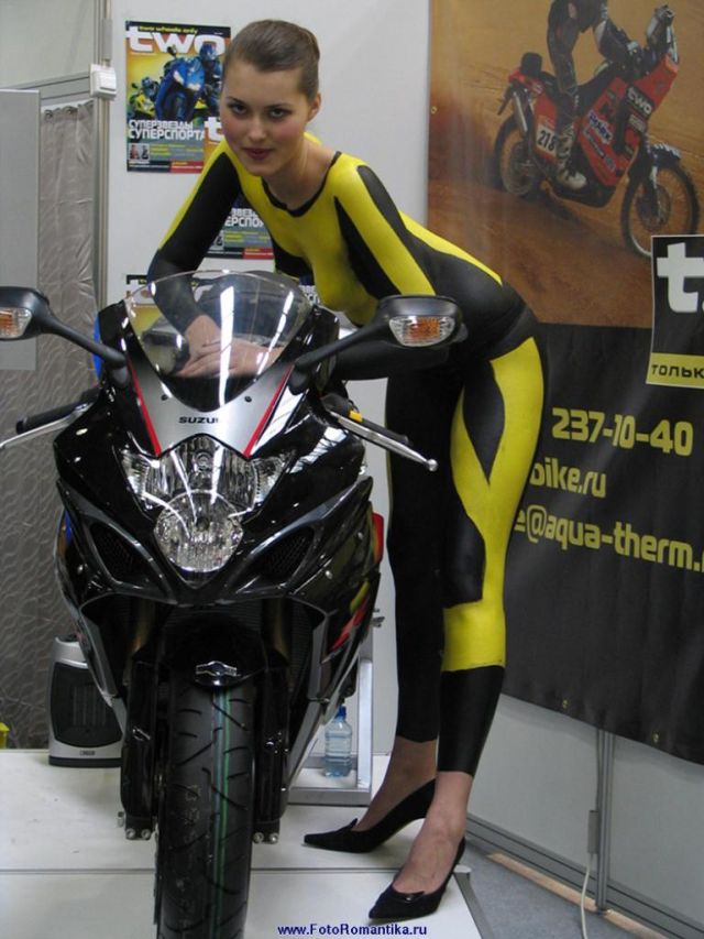 [bike_show_girls_27.jpg]