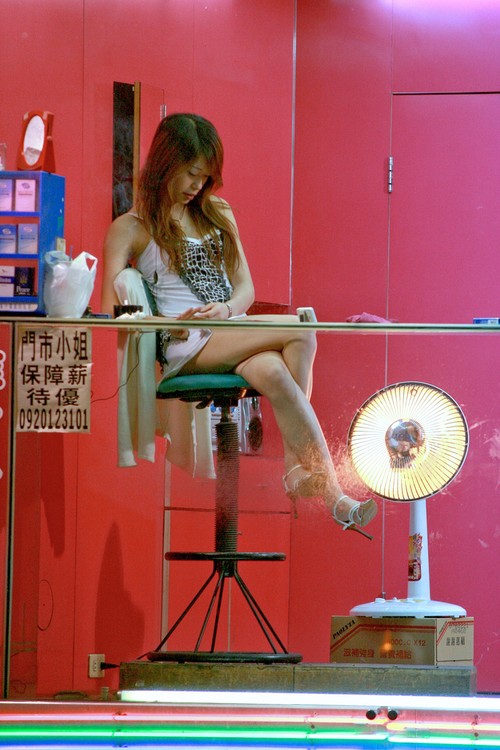 [Taiwan_Prostitutes_05.jpg]