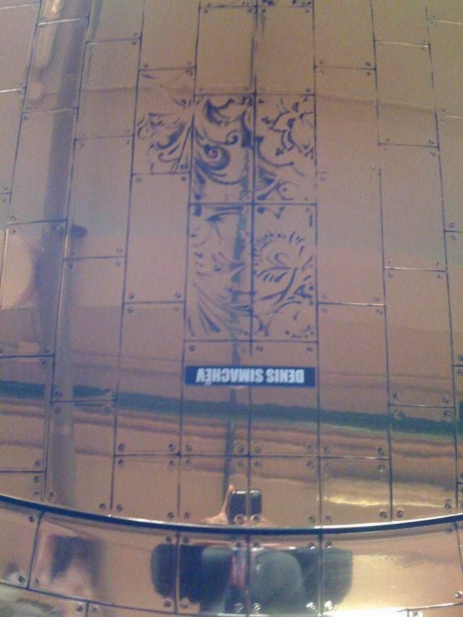 [golden_porsche_03.jpg]