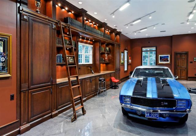 http://1.bp.blogspot.com/_mmBw3uzPnJI/Sv3Pw9sGmpI/AAAAAAAA3DI/znaZyD7rWD0/s1600/beautiful_garages_06.jpg