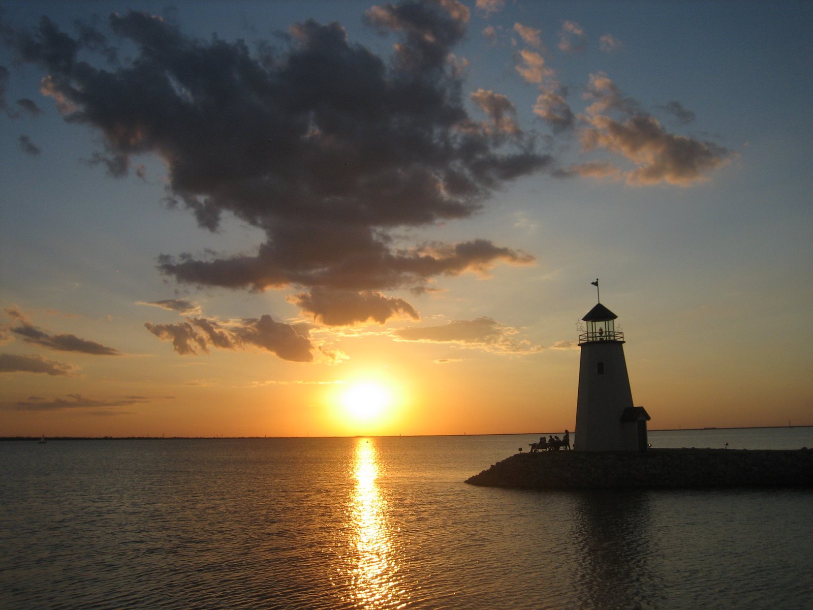 [June+Clouds+and+Sunset+on+Sat+night+129.JPG]