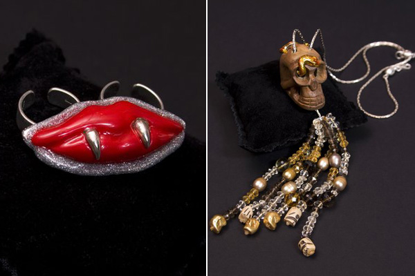 [delfina-delettrez-lips-skull-ring-necklace.jpg]
