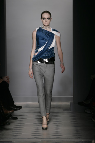 [balenciaga09.jpg]