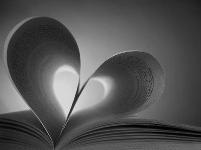 http://1.bp.blogspot.com/_mvl4-3RsFZc/SYxta2FT-rI/AAAAAAAAACo/VVdxcUIIjKs/s400/bookheart