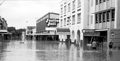 images of 1974 brisbane floods