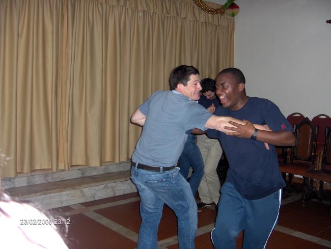 [ZyTOqB648536-02.jpg]