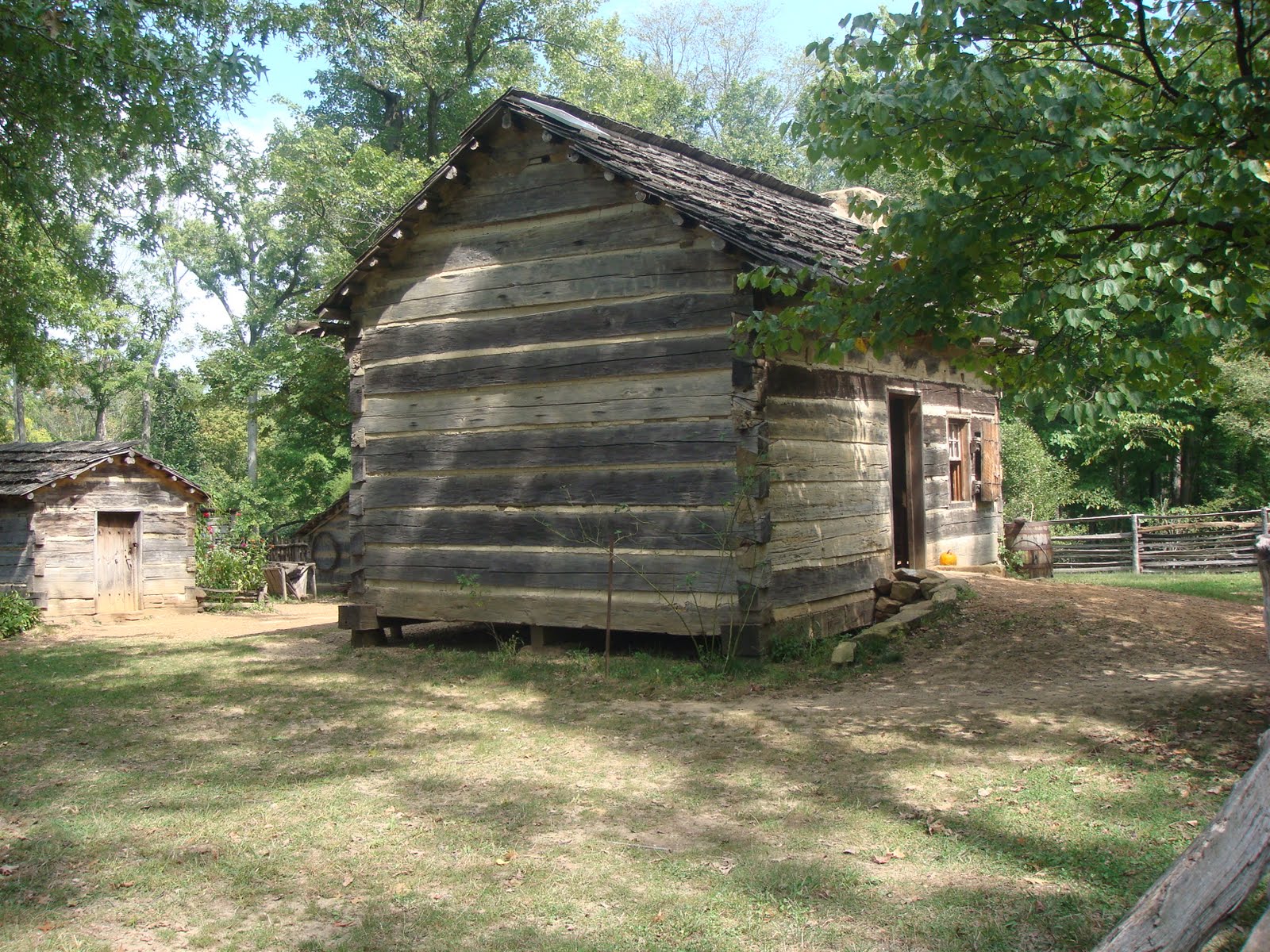 [Lincoln+Trip+to+Indiana+2009+060.jpg]