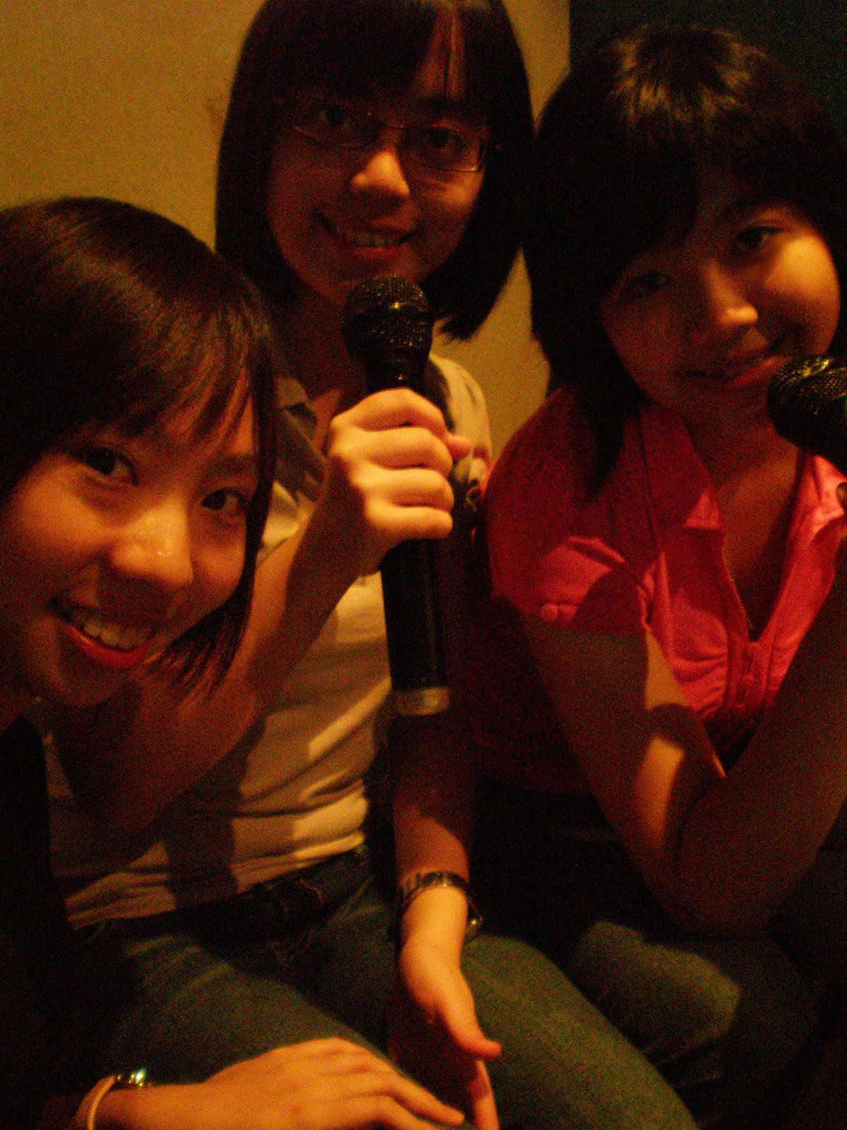 [PB150300.JPG]