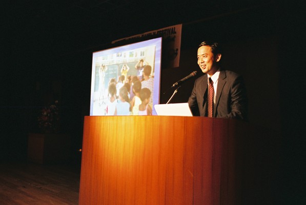 [FL010026.JPG]