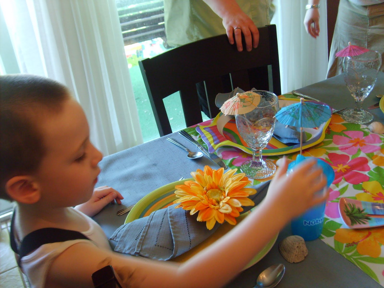 Cooking With The Preacher's Wife: Tablescape - Hawaiian theme