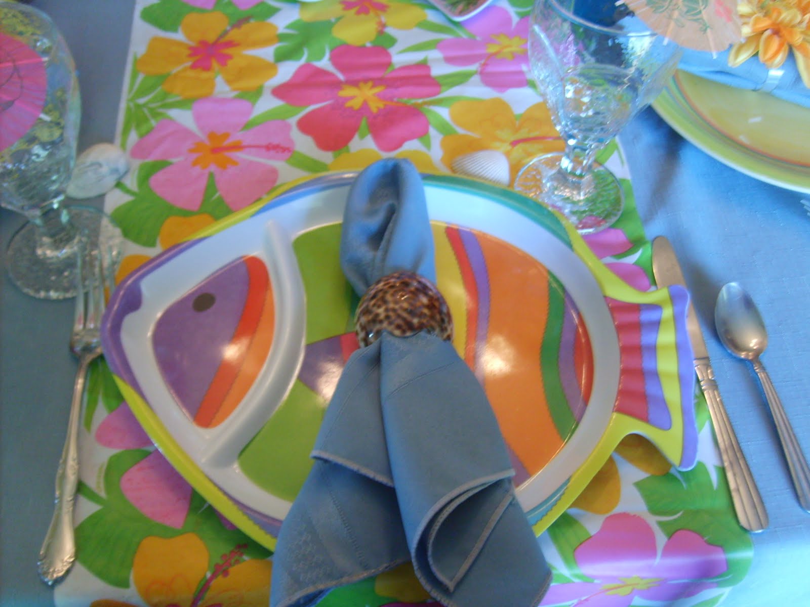 Cooking With The Preacher's Wife: Tablescape - Hawaiian theme