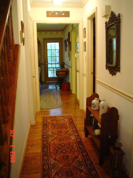 hallway to keeping room