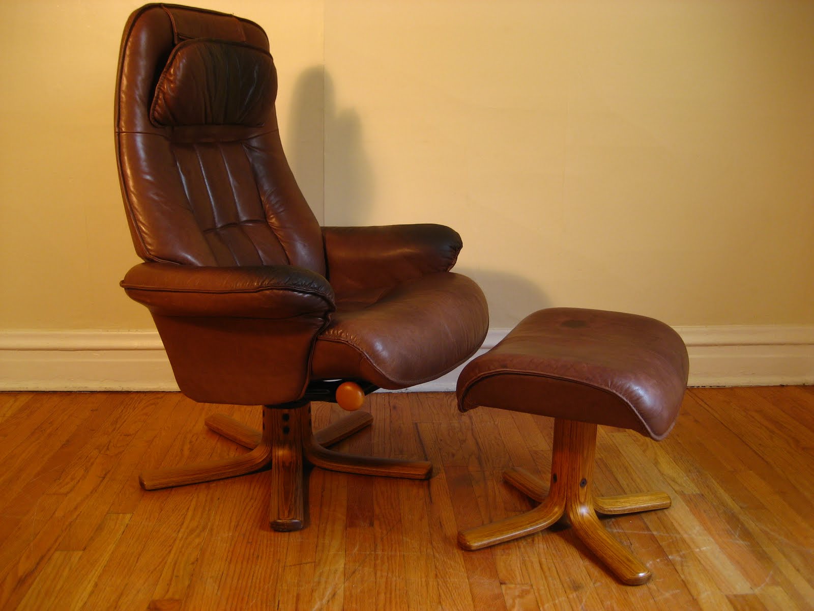 flatout design: Norwegian Lounge Chair