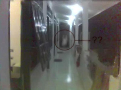 JAYBODYINSIDE: Koleksi Penampakan Semua Foto Hantu Di I