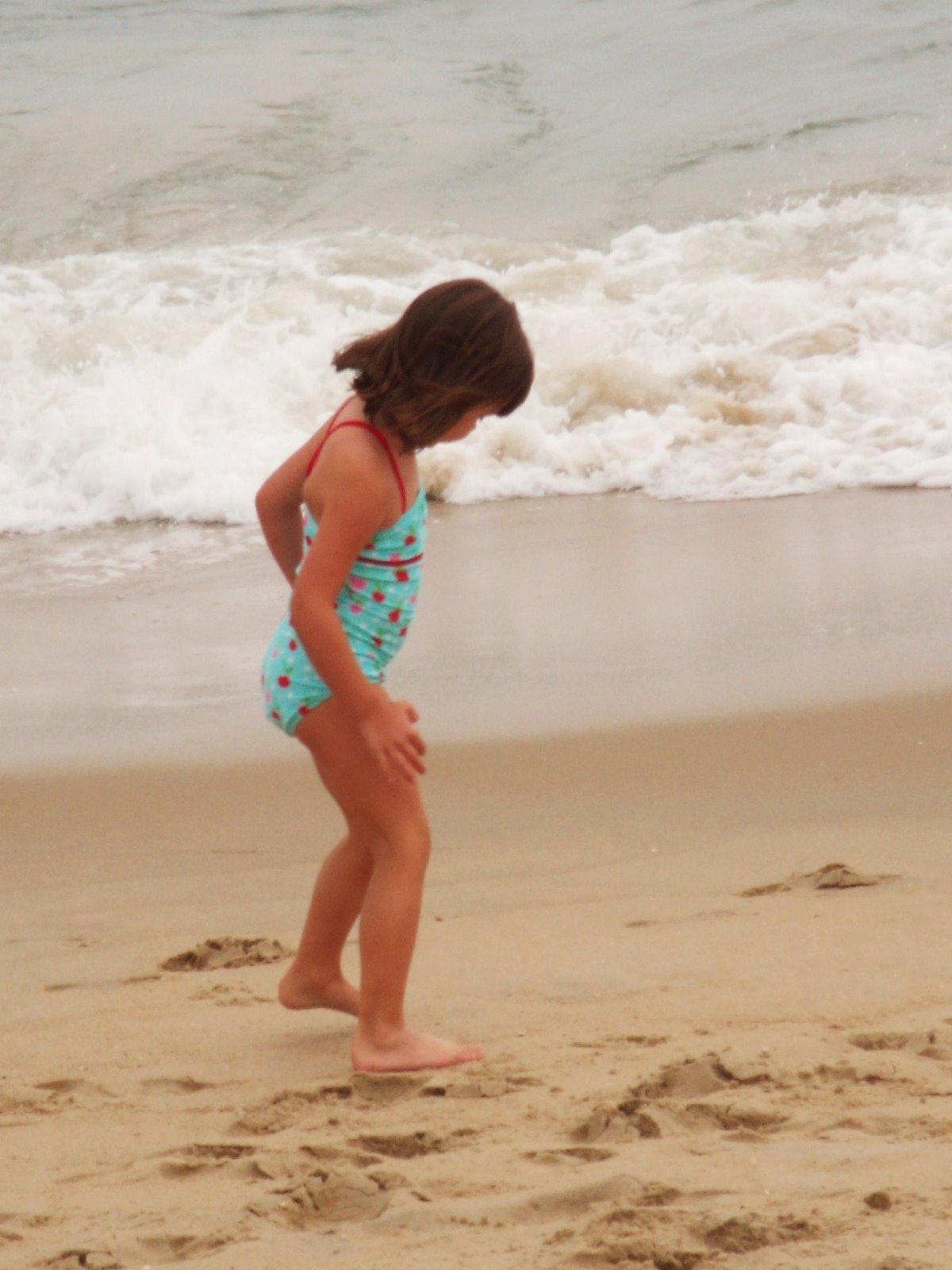 [beachgirl.JPG]