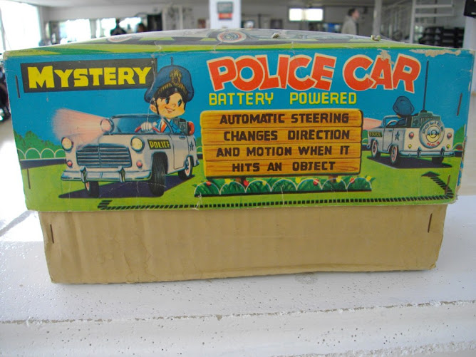 Boite Police car modern toy