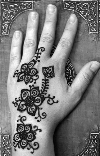 Henna tattoos are one of type of temporary tattoos. Temporary tattoos have