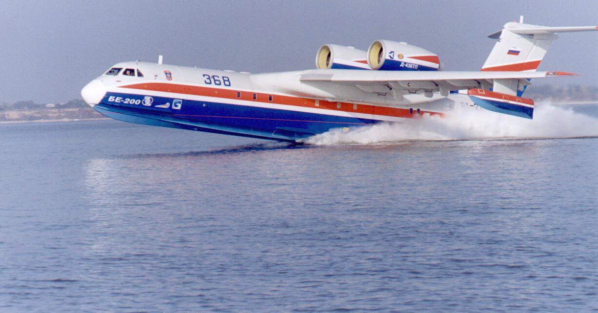 Beriev BE-200  O Beriev BE-200 é o maior avião anfíbio com