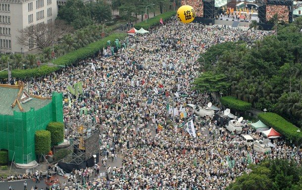 [Taiwan+Protests.jpg]