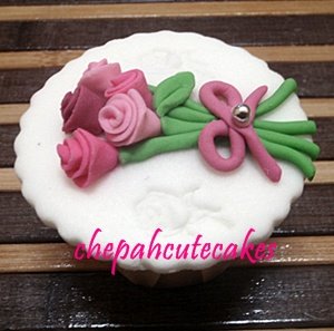 [pink+hantaran+cupcake+3.JPG]