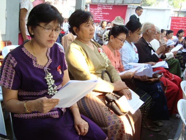 [DSC05686-.jpg]