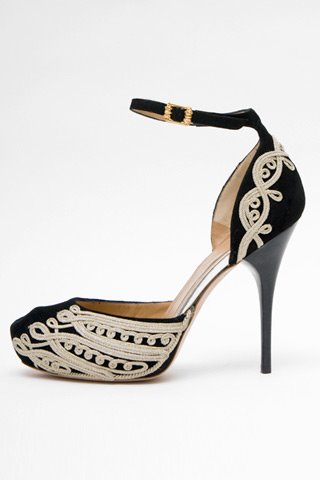 [Alexander+McQueen+Embroidered+suede+peep-toe+sandal.bmp]