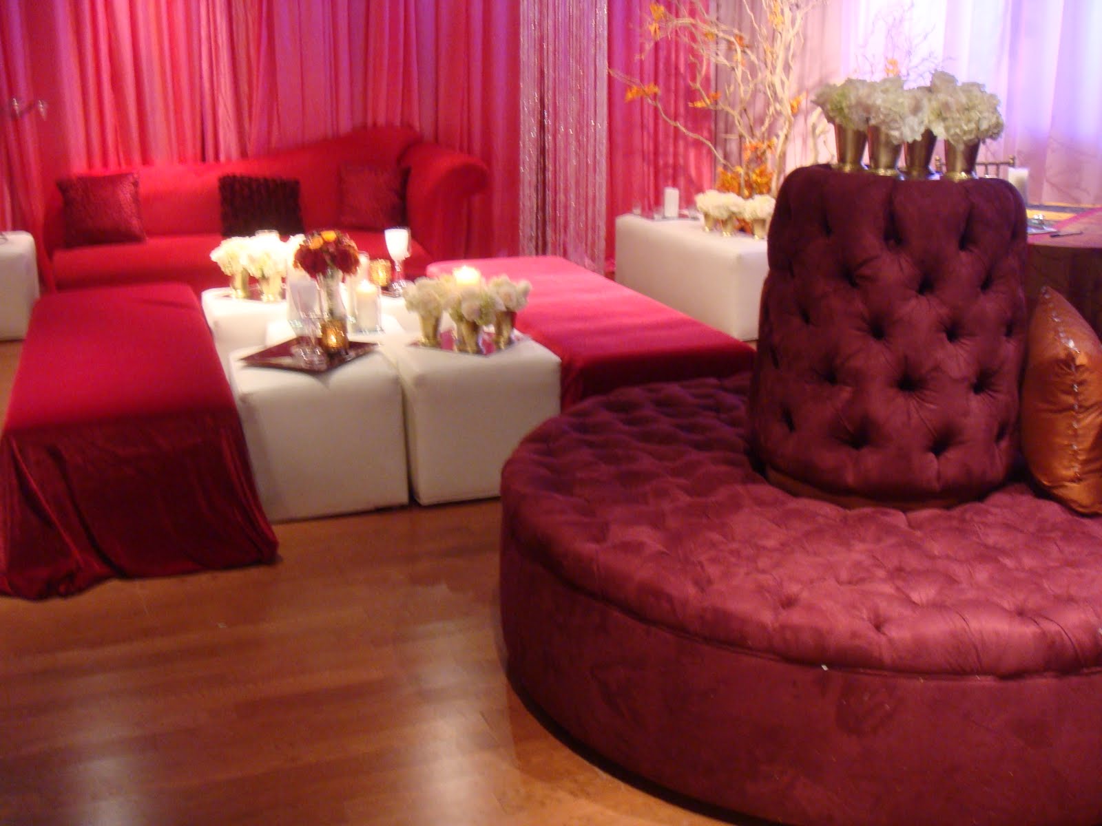 [red+sofa+rental.JPG]