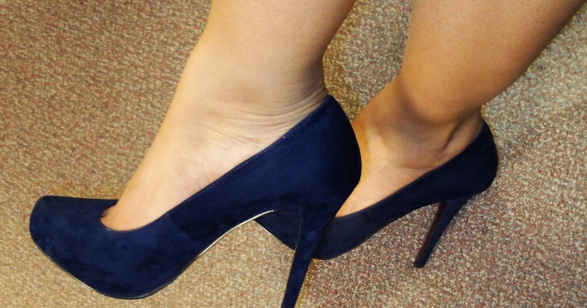 dark navy blue pumps