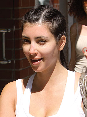 kim kardashian style 2009. kim kardashian haircut style.