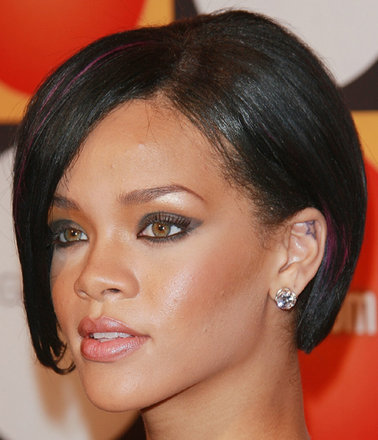 Just noticed Rihanna's got a star tattoo in her ear (sorry if this is old